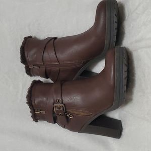 GUESS Dark brown Heeled Ankle Booties 7M (Ss39)